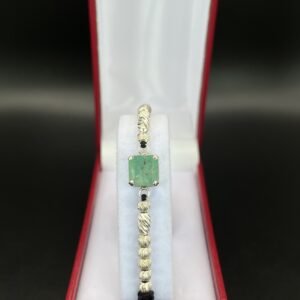 manilla en plata con herraje esmeralda